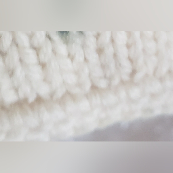 ADORABLE HANDMADE CROCHET/KNIT BABY/TODDLER FRONT TIE HAT WITH EMBROIDERED DESIG - Picture 4 of 8